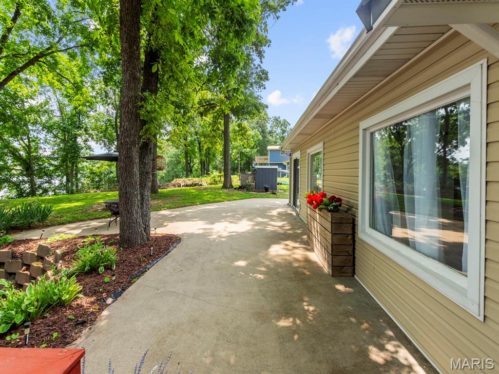 1966 Lee Lane Centralia, IL 62801 - Photo 50 of 52