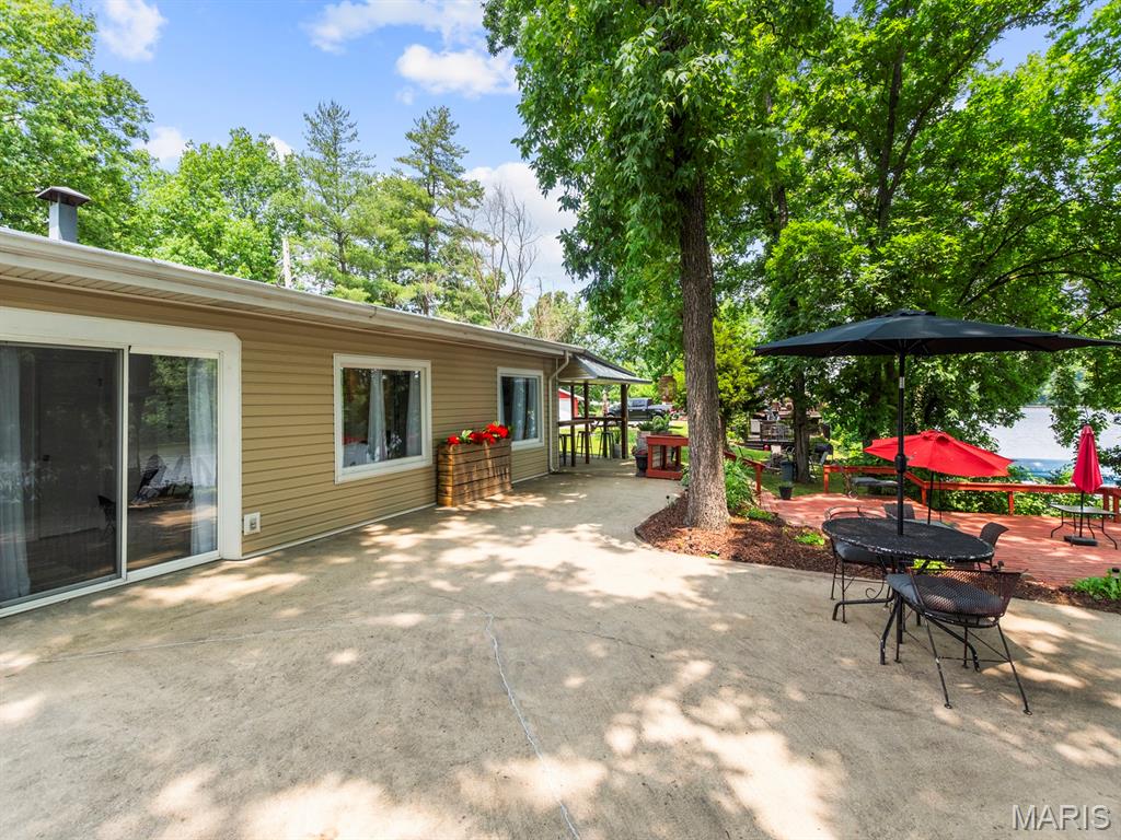 1966 Lee Lane Centralia, IL 62801 - Photo 6 of 52