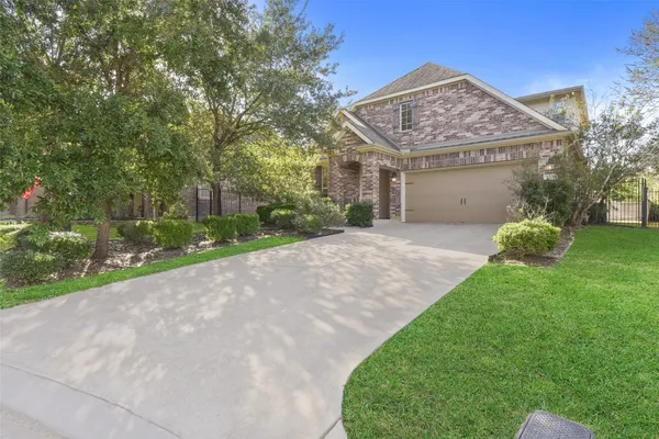 $395,000 | 39 Butternut Grove Place, Tomball, TX 77375