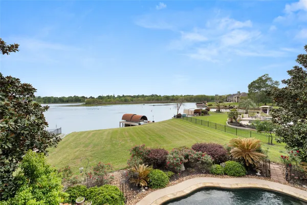 $2,157,000 | 11348 Lake Oak Drive, Montgomery, TX 77356