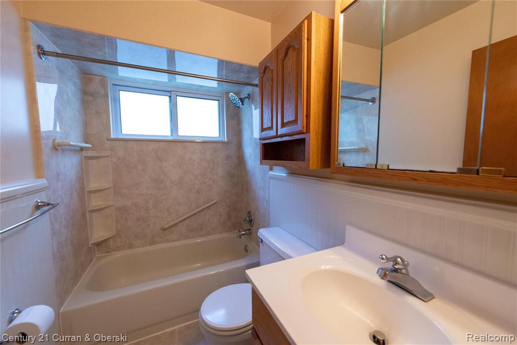 3302 Harvard Road Royal Oak, MI 48073 - Photo 11 of 24