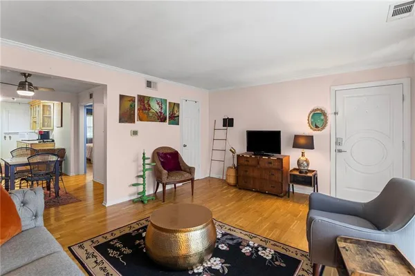 $195,000 | 4616 Holly Street, Unit 5, Kansas City, MO 64112