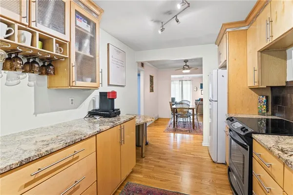$189,500 | 4616 Holly Street, Unit 5, Kansas City, MO 64112