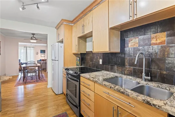 $189,500 | 4616 Holly Street, Unit 5, Kansas City, MO 64112