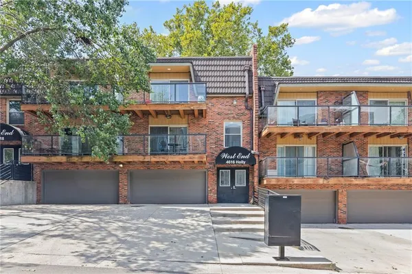 $189,500 | 4616 Holly Street, Unit 5, Kansas City, MO 64112