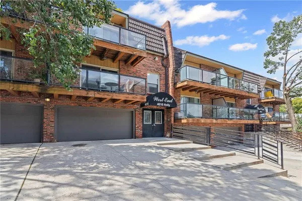 $189,500 | 4616 Holly Street, Unit 5, Kansas City, MO 64112