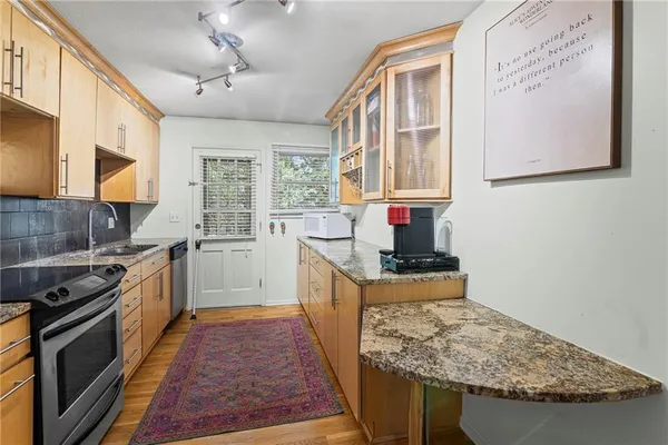 $189,500 | 4616 Holly Street, Unit 5, Kansas City, MO 64112