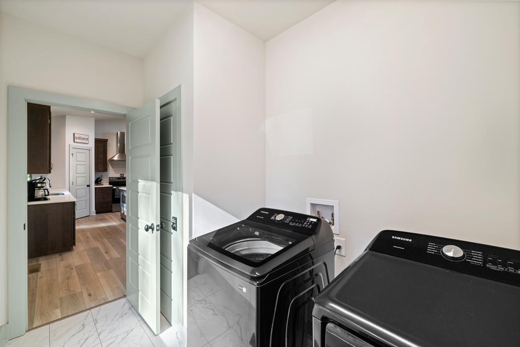 1421 Kelly Ridge Drive Blue Ridge, GA 30513 - Photo 33 of 36