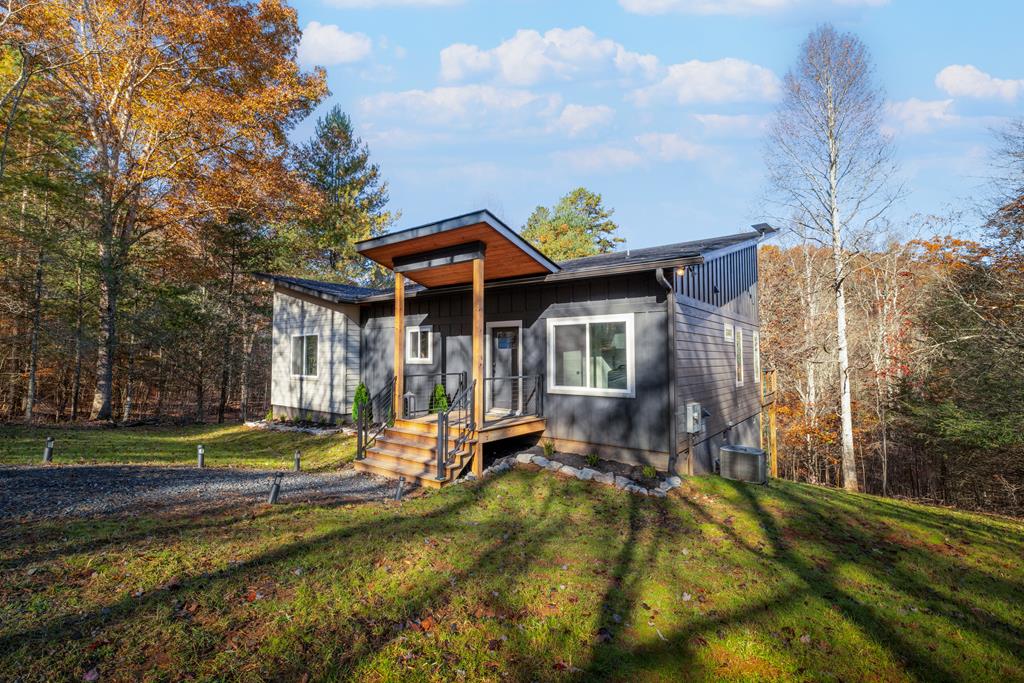 1421 Kelly Ridge Drive Blue Ridge, GA 30513 - Photo 34 of 36