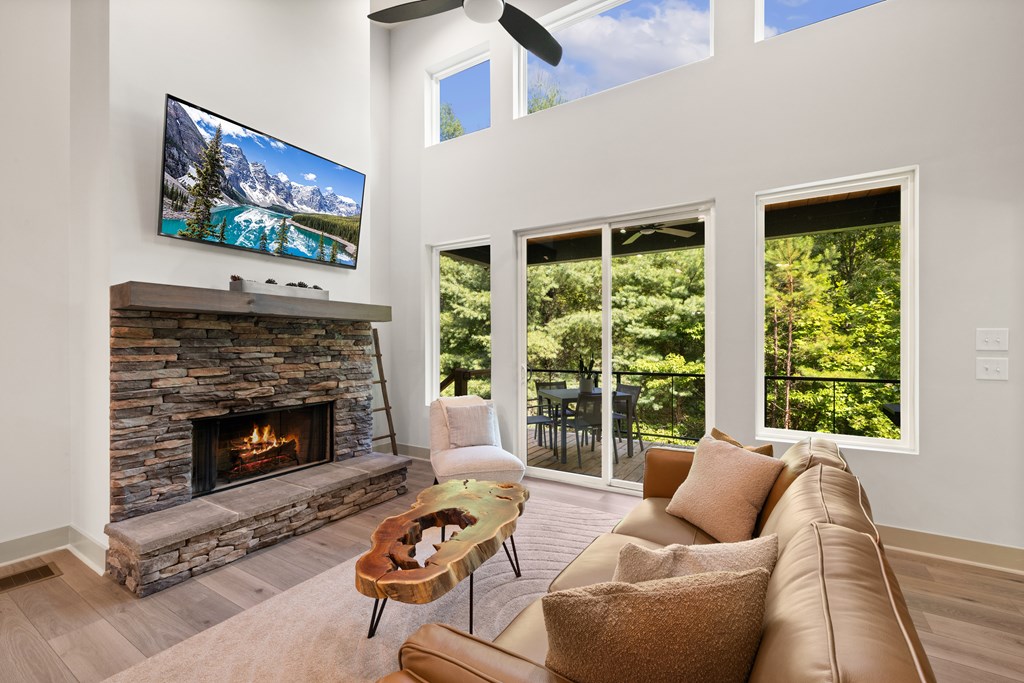 1421 Kelly Ridge Drive Blue Ridge, GA 30513 - Photo 6 of 36