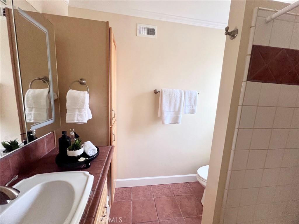 21104 Rosedell Drive Saugus, CA 91350 - Photo 29 of 33