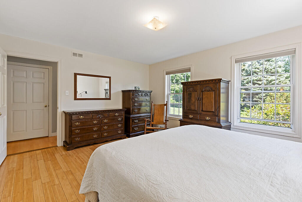 25 Powell Road Cumberland, ME 04110 - Photo 20 of 71 23_BP5A0069_DxO_mls