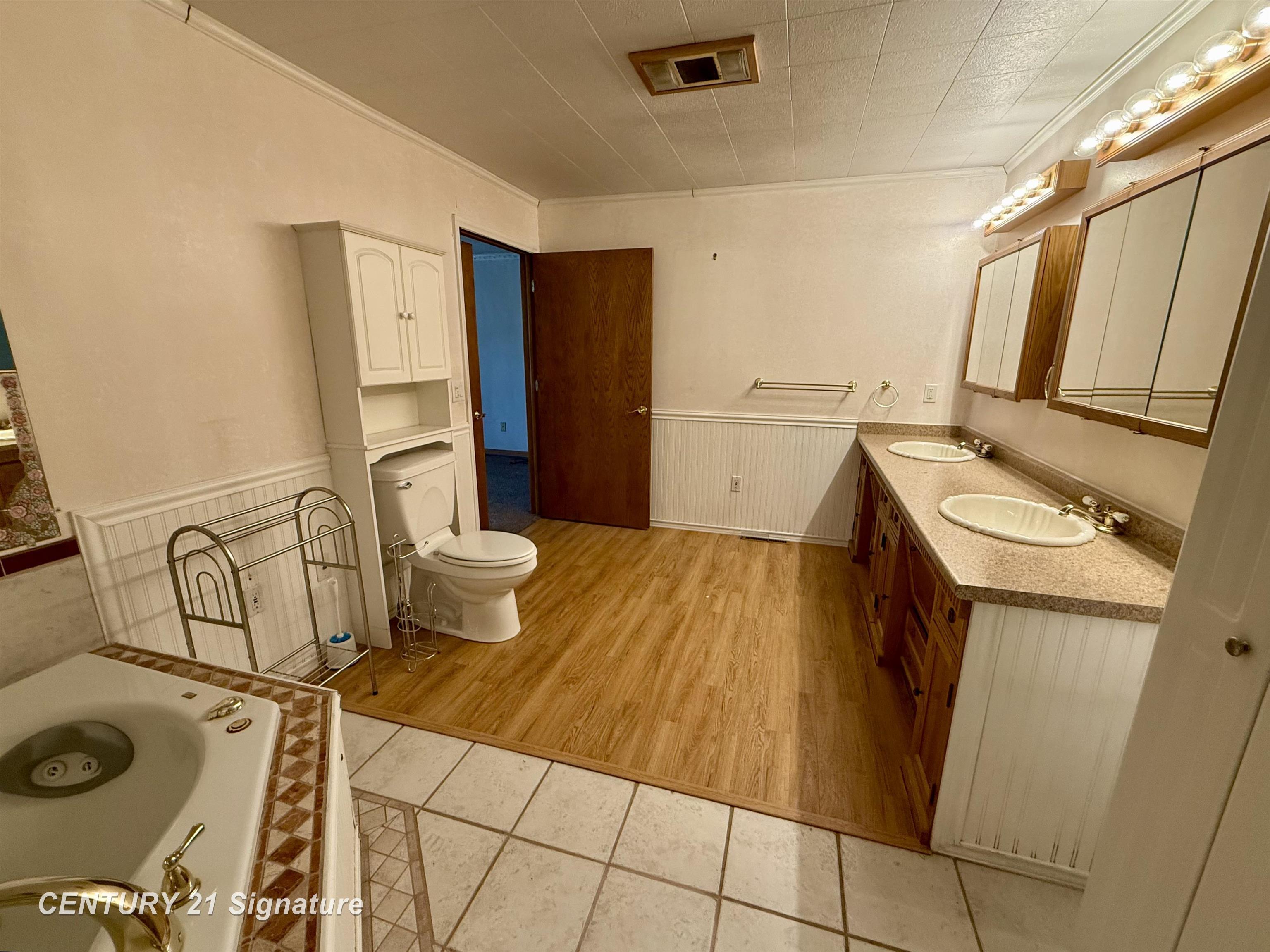 7083 Hackett Road Freeland, MI 48623 - Photo 13 of 28