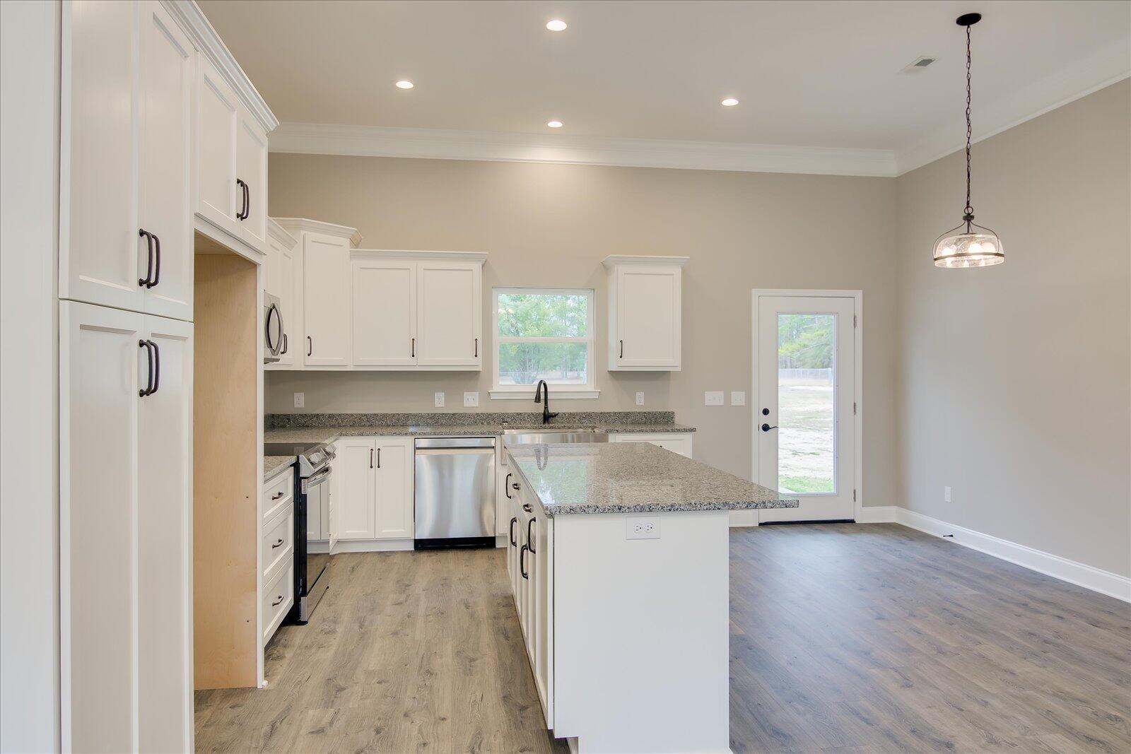 1423 Wire Road Aiken, SC 29805 - Photo 8 of 29