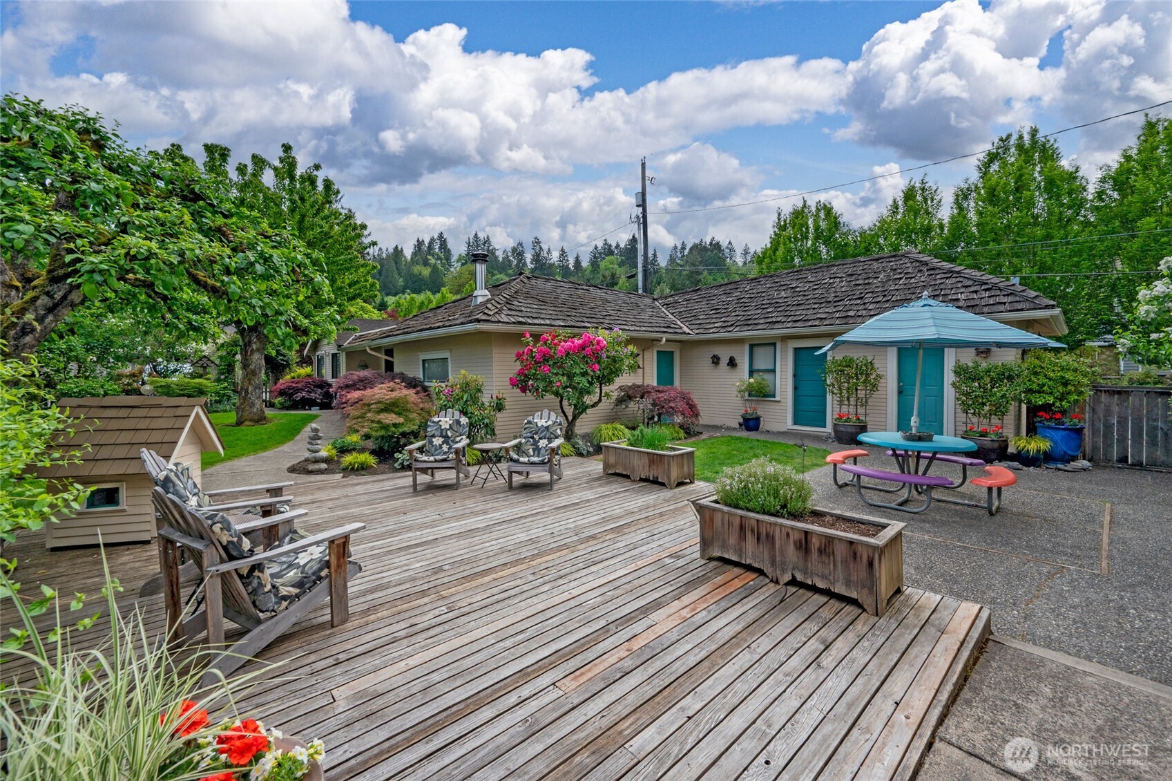 10425 East Riverside Drive Bothell, WA 98011 - Photo 35 of 40