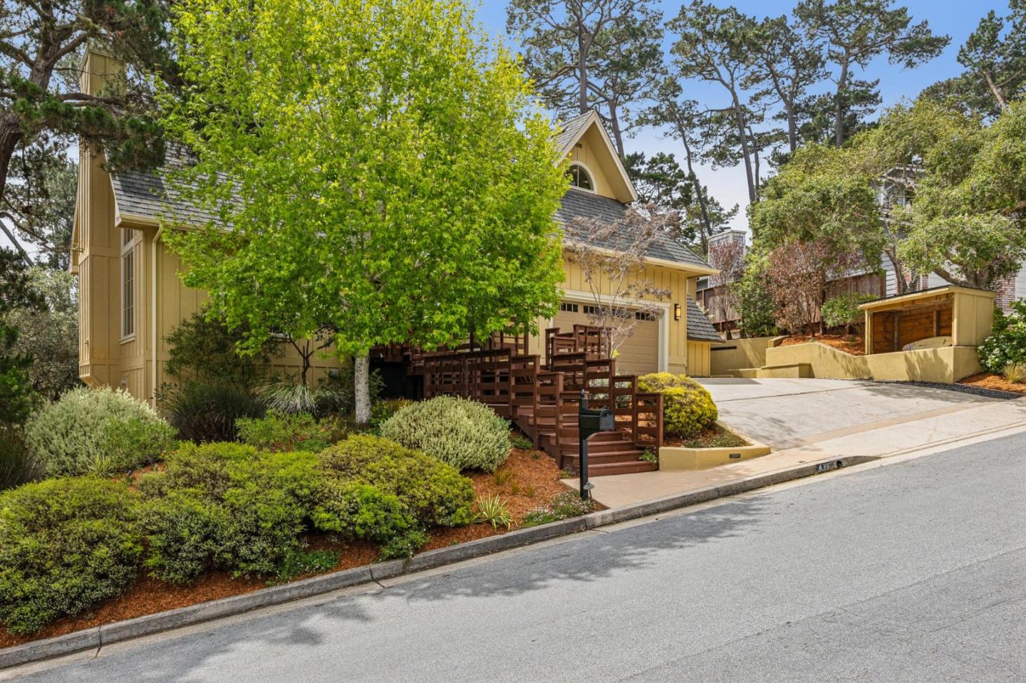 471 Dry Creek Road Monterey, CA 93940 - Photo 5 of 99