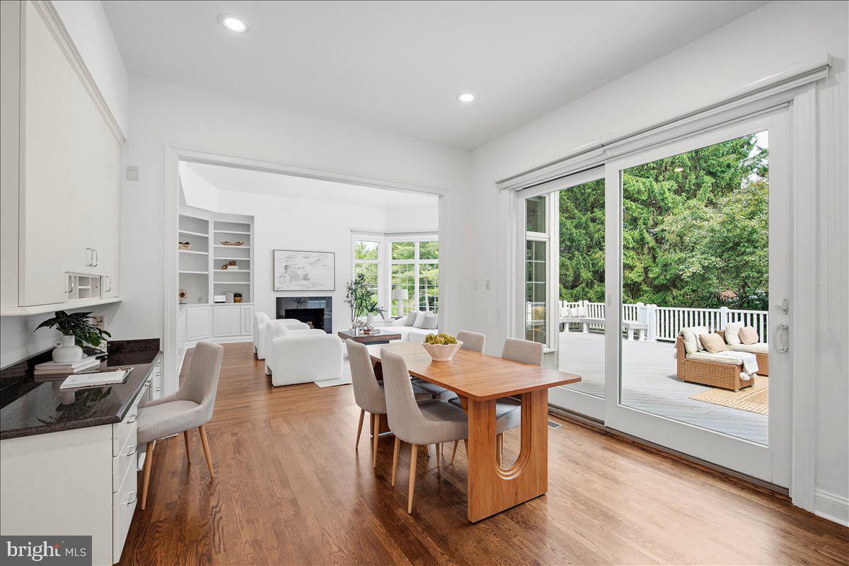 8413 Rapley Ridge Lane Potomac, MD 20854 - Photo 19 of 85 With access to the back deck