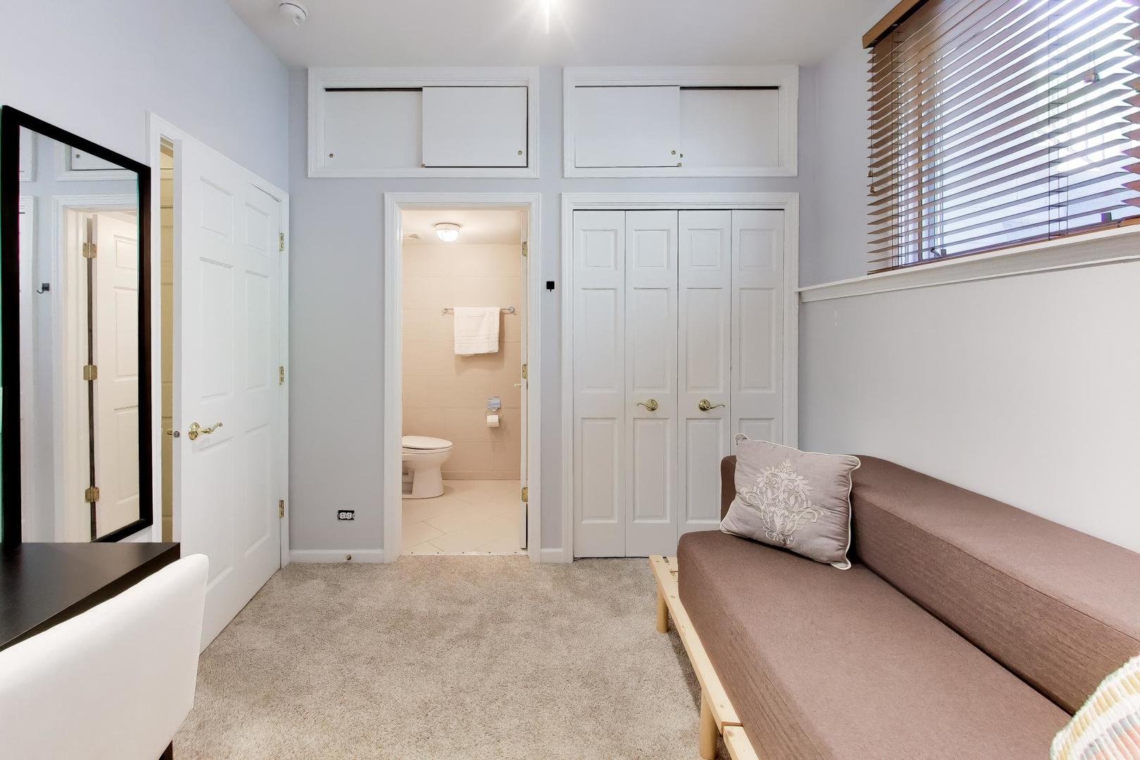 1225 West Lexington Street, Unit 1225 Chicago, IL 60607 - Photo 7 of 16