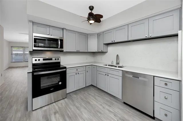 $129,900 | 4152 55th Way North, Unit 1028, Kenneth City, FL 33709