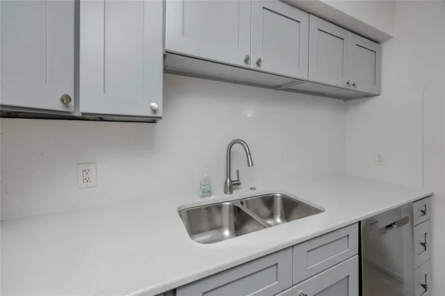 $129,900 | 4152 55th Way North, Unit 1028, Kenneth City, FL 33709