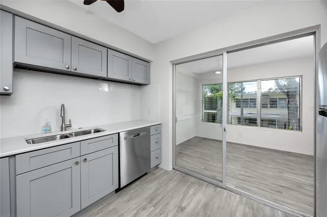 $129,900 | 4152 55th Way North, Unit 1028, Kenneth City, FL 33709