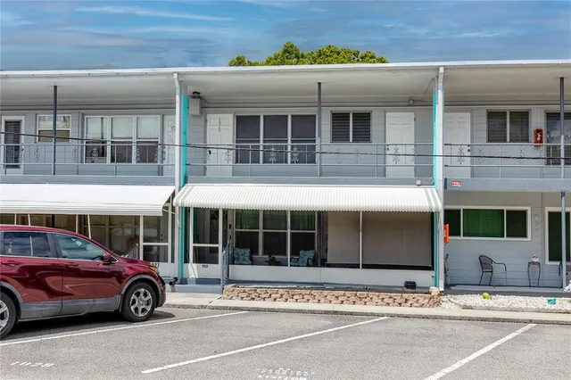 $129,900 | 4152 55th Way North, Unit 1028, Kenneth City, FL 33709