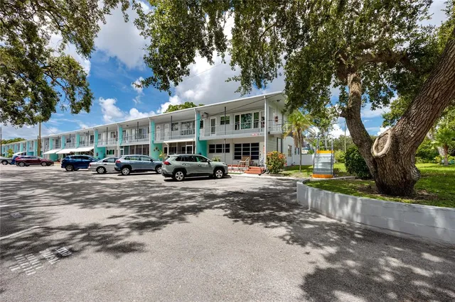 $129,900 | 4152 55th Way North, Unit 1028, Kenneth City, FL 33709