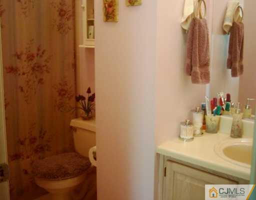416 North Lafayette Road Metuchen, NJ 08840 - Photo 6 of 8 Gallery Image 6