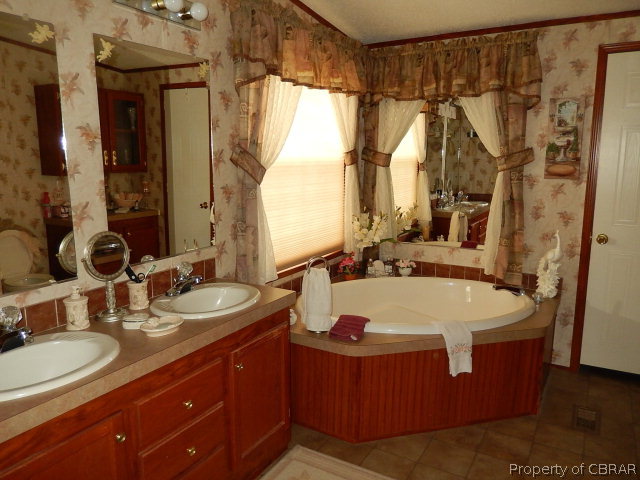 11607 Woods Cross Road Gloucester, VA 23061 - Photo 16 of 32