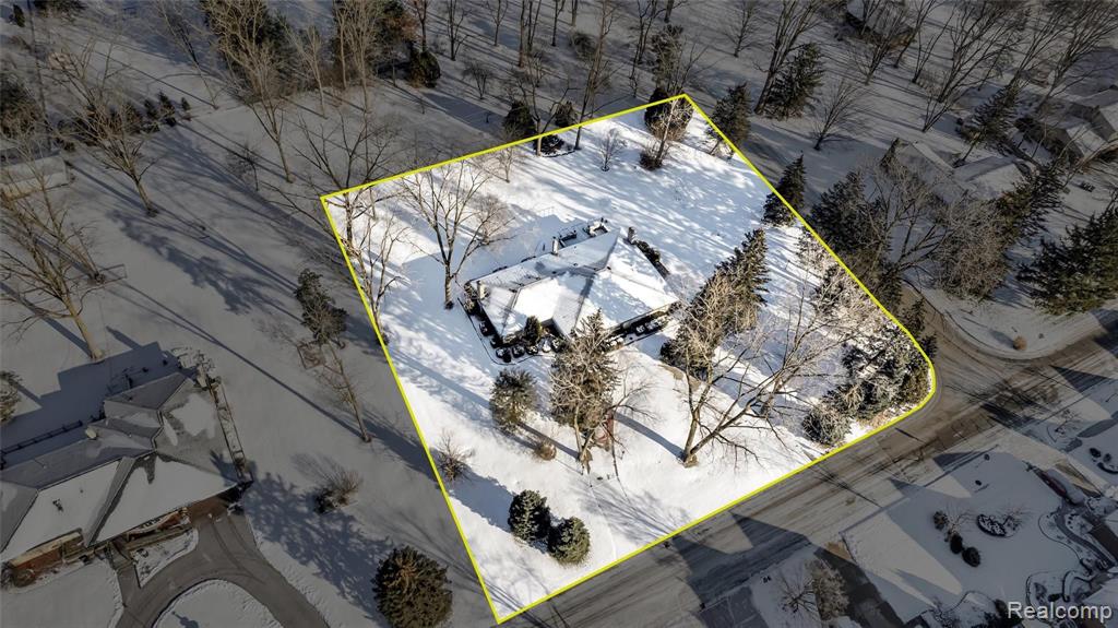 1781 Mackwood Road Rochester Hills, MI 48307 - Photo 2 of 39