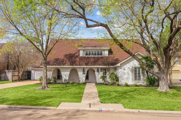 $3,200 | 11006 Wickersham Lane, Houston, TX 77042