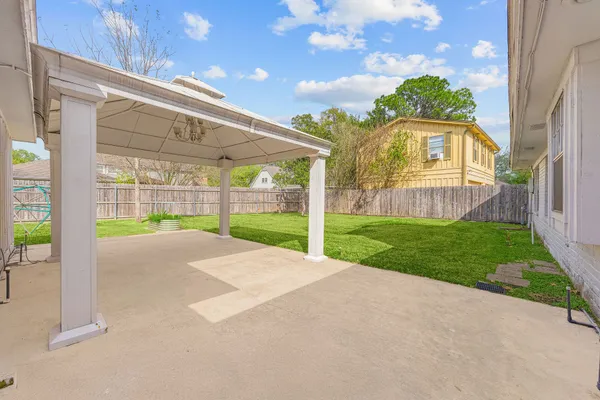 $3,200 | 11006 Wickersham Lane, Houston, TX 77042