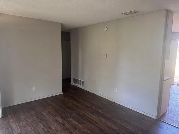 $1,200 | 2112 Sunset Drive, Brookston, TX 75421