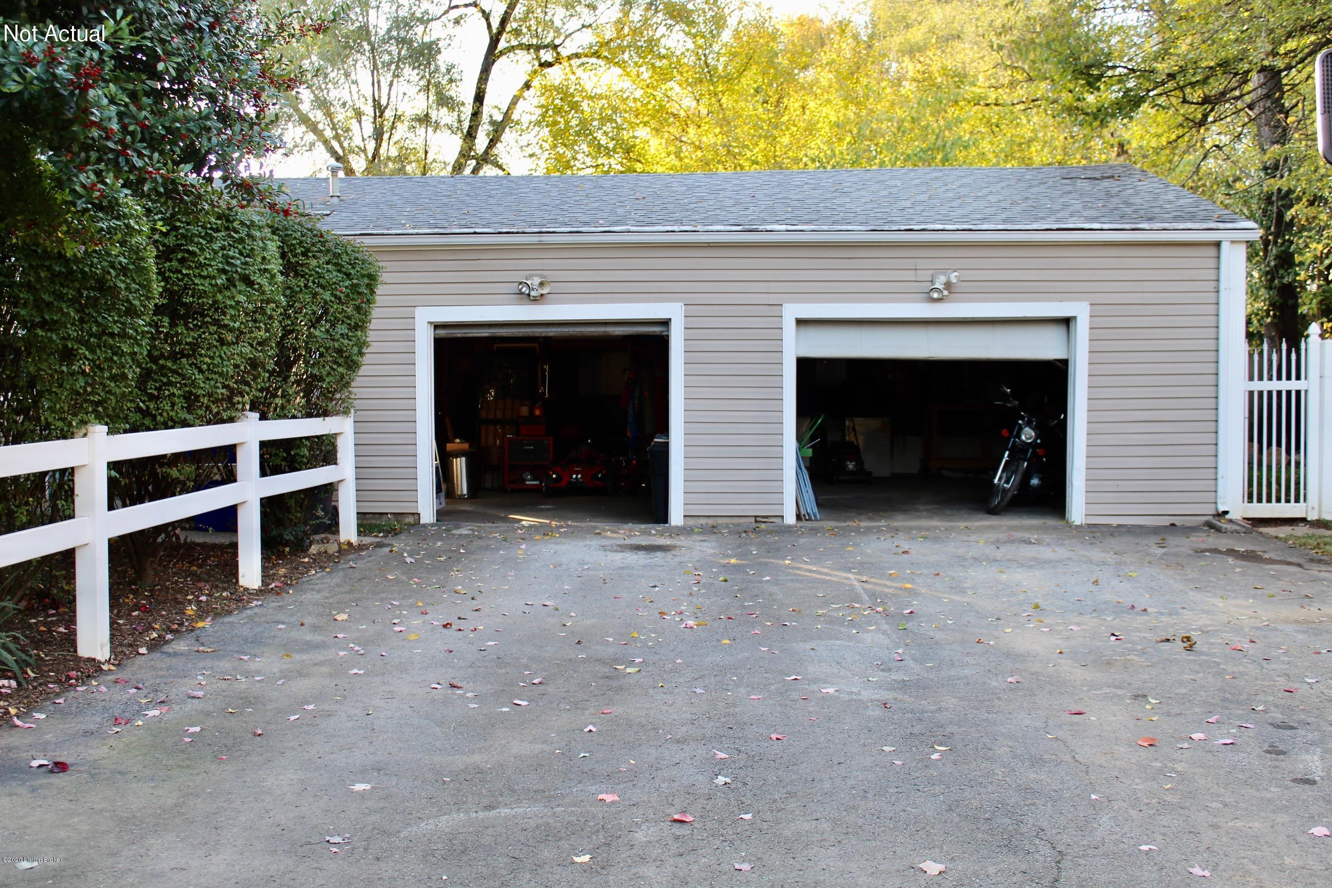 5404 Red Leaf Road Louisville, KY 40218 - Photo 3 of 29 IMG_2469
