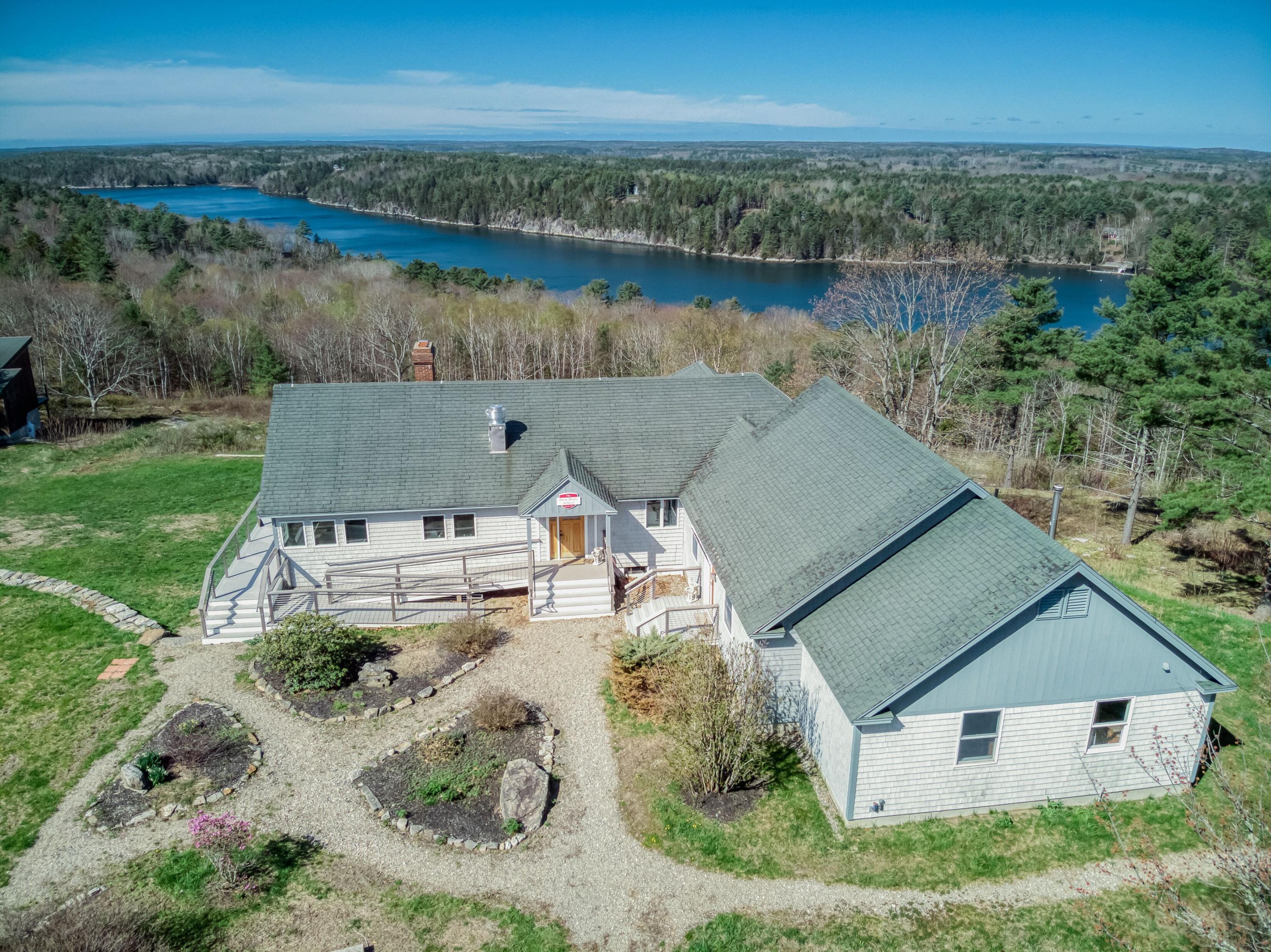 124 Deckhouse Road Edgecomb, ME 04556 - Photo 1 of 39 4O5-400w