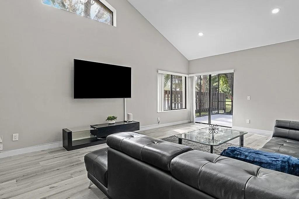 9370 Southwest 1st Street, Unit 106 Plantation, FL 33324 - Photo 10 of 33 Photo 10