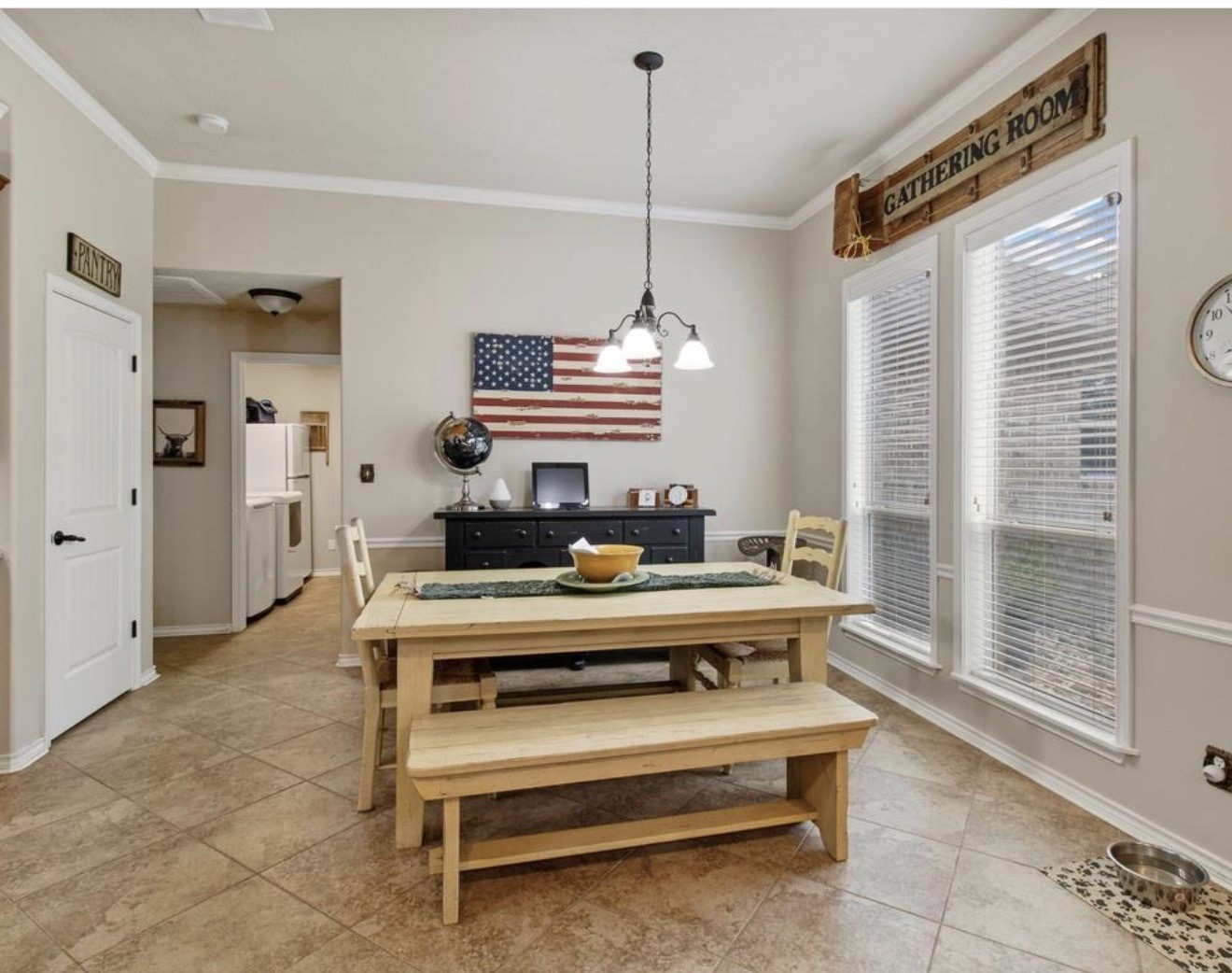 5177 PR 4052 Normangee, TX 77871 - Photo 13 of 20 a living room with furniture and a chandelier
