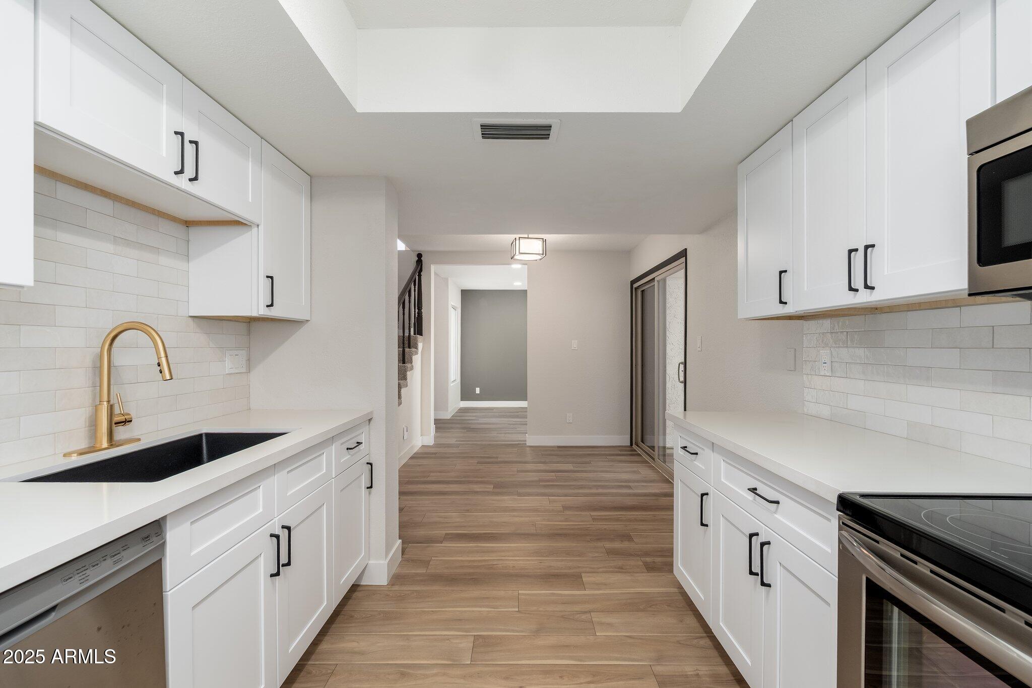 1051 South Dobson Road, Unit 44 Mesa, AZ 85202 - Photo 11 of 33 1051 S Dobson Rd UNIT 44 - 14