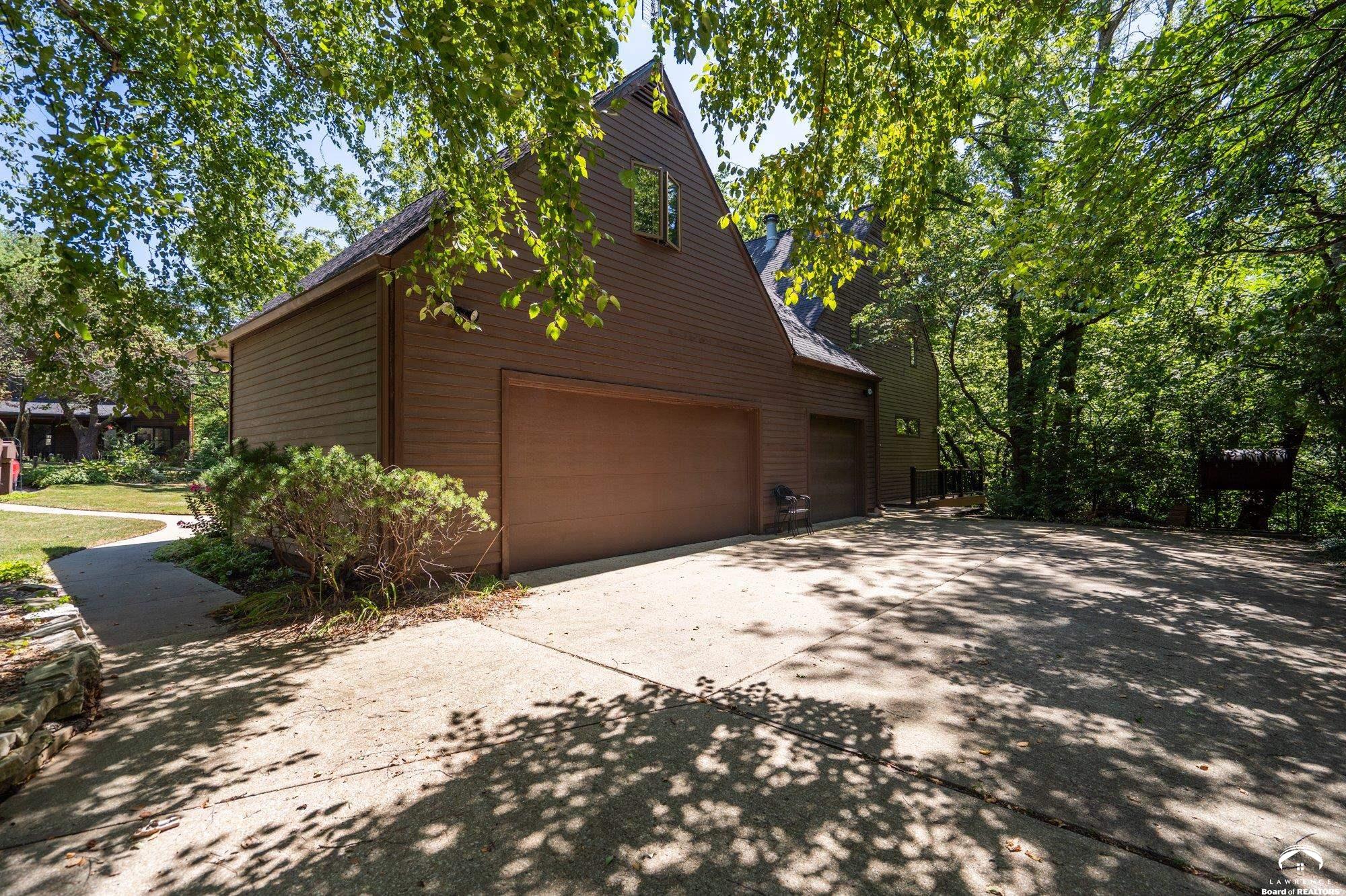 1321 Raintree Place Lawrence, KS 66044 - Photo 11 of 80