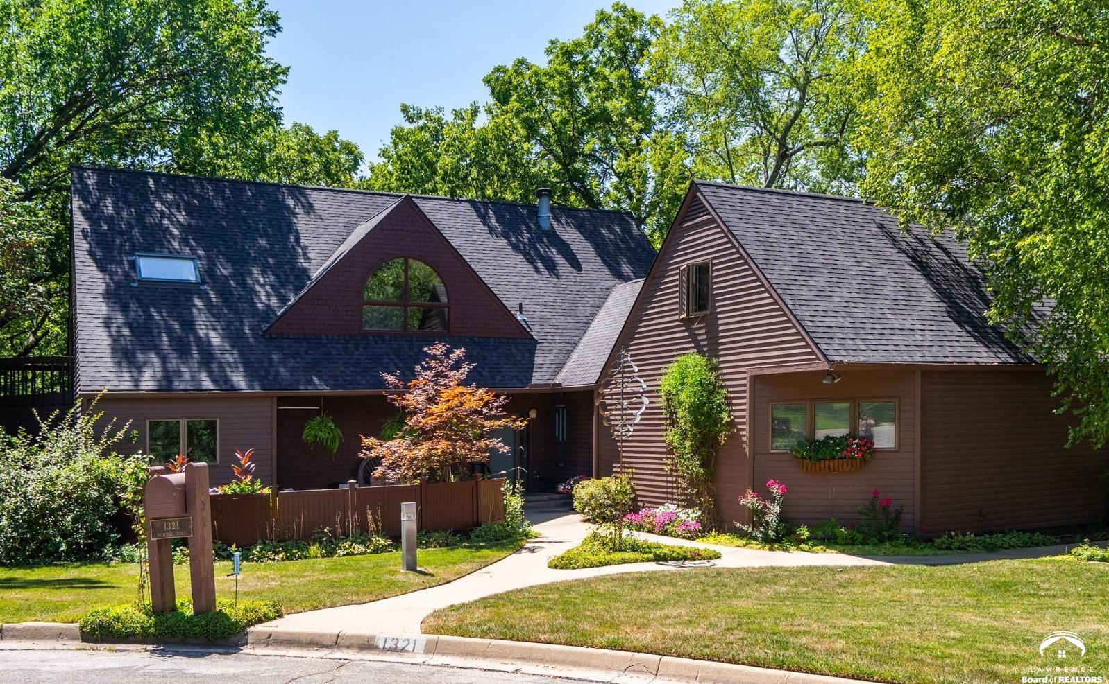 1321 Raintree Place Lawrence, KS 66044 - Photo 2 of 80