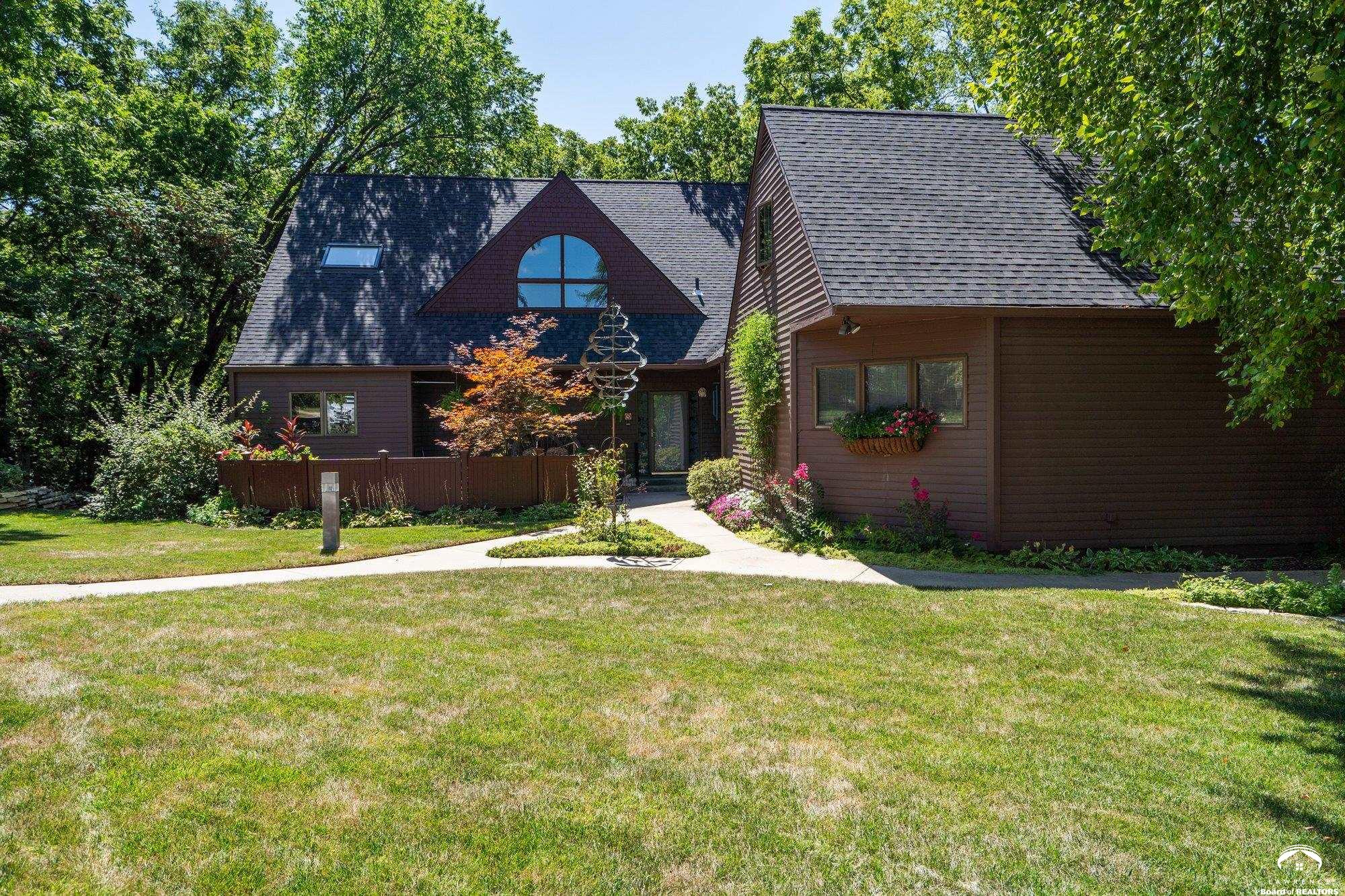 1321 Raintree Place Lawrence, KS 66044 - Photo 3 of 80