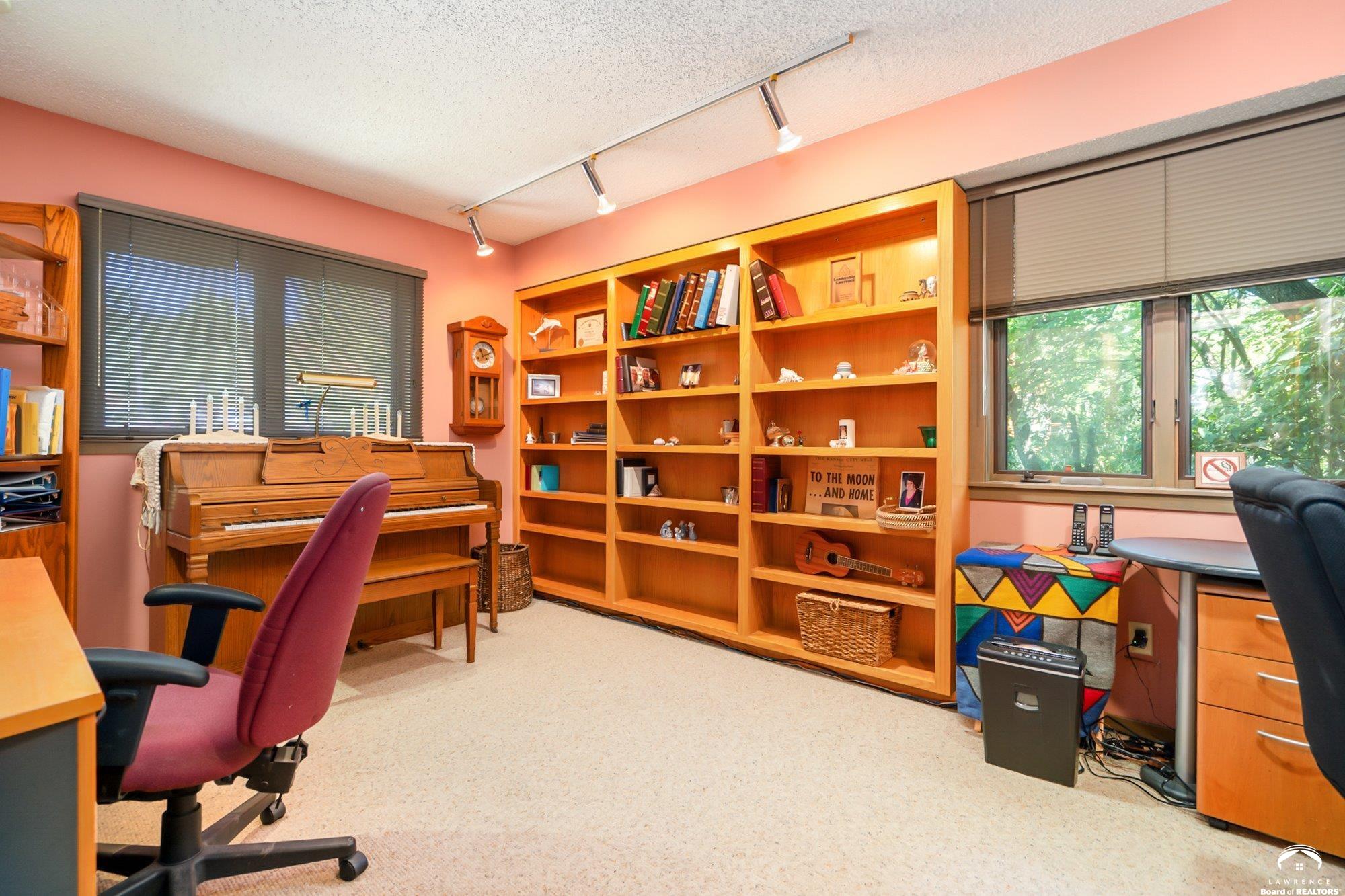 1321 Raintree Place Lawrence, KS 66044 - Photo 35 of 80