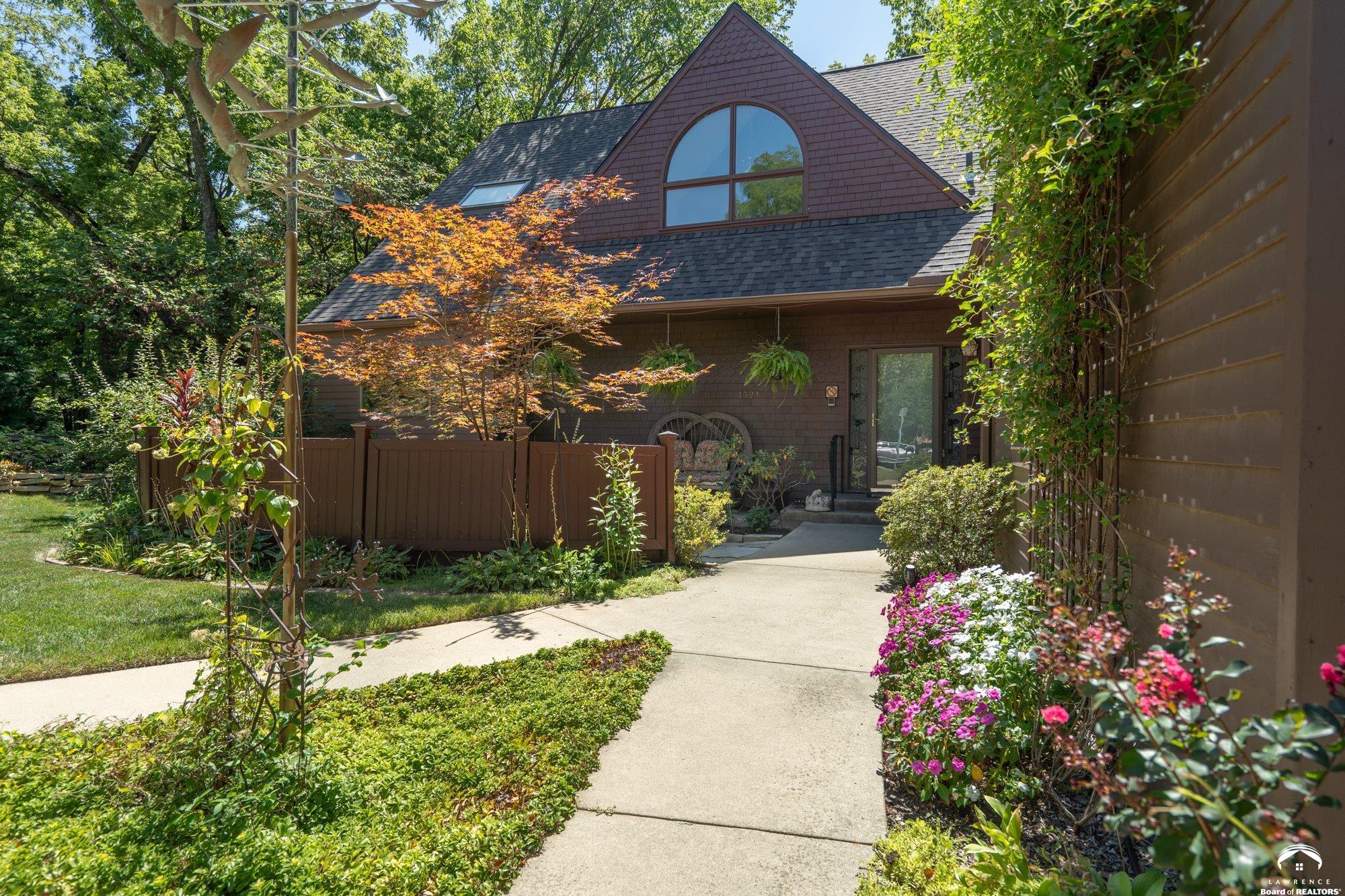 1321 Raintree Place Lawrence, KS 66044 - Photo 4 of 80