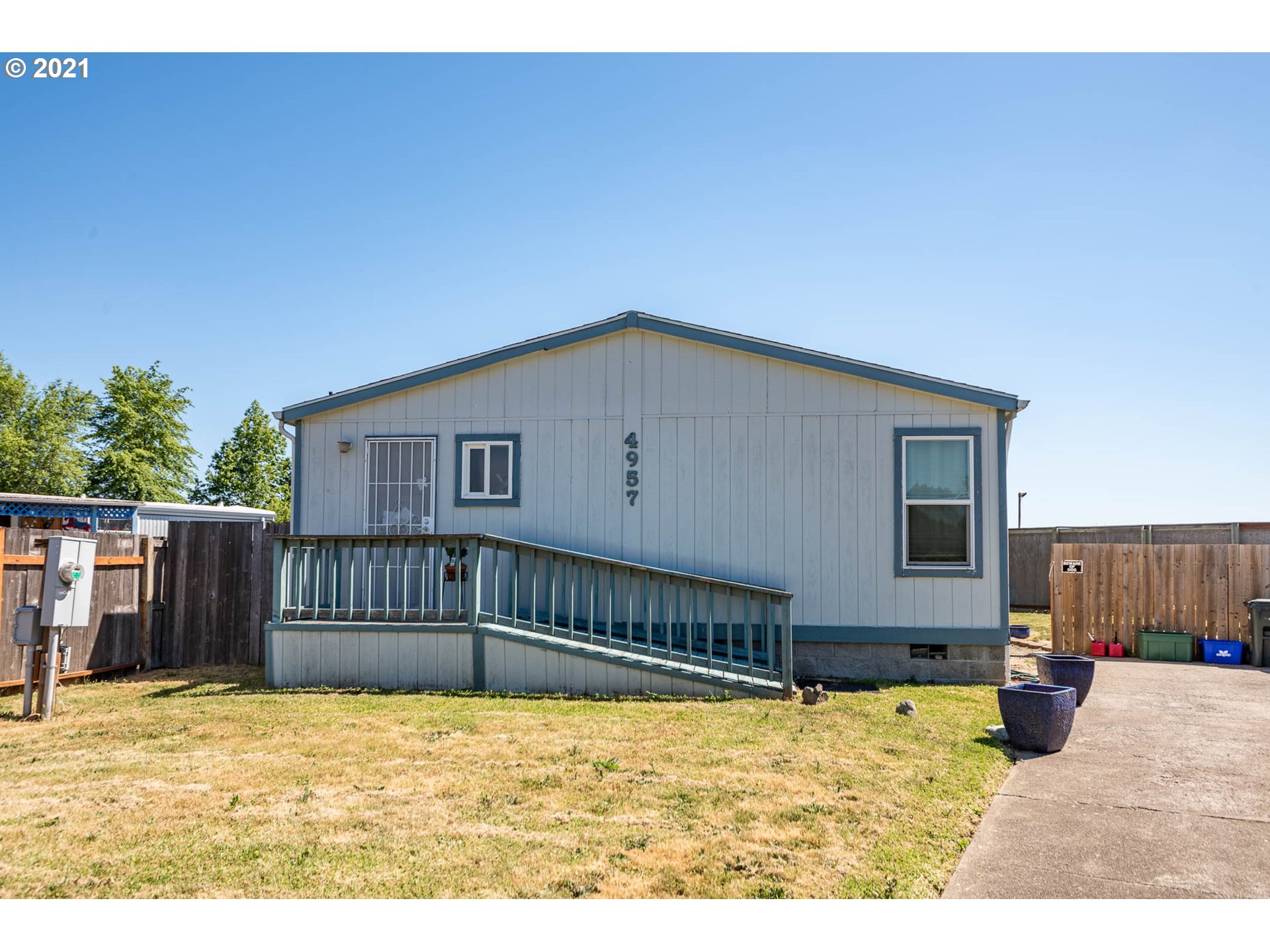 4957 Morely Loop Eugene, OR 97402 - Photo 3 of 23 Gallery Image 3