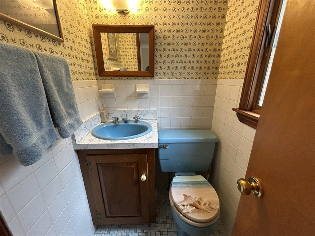 35 Lakeshore Road Boxford, MA 01921 - Photo 28 of 35