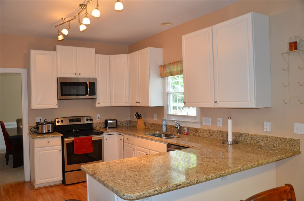 8605 Bluff Pointe Court Raleigh, NC 27615 - Photo 4 of 25 Kitchen