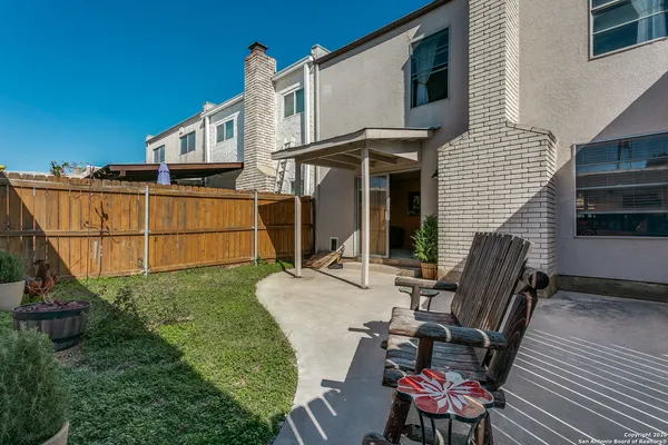 $205,000 | 406 Amistad Boulevard, Universal City, TX 78148