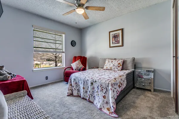 $205,000 | 406 Amistad Boulevard, Universal City, TX 78148