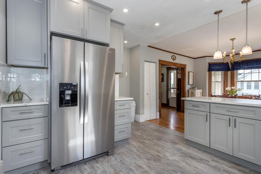 45 Brookfield Road Norwood, MA 02062 - Photo 5 of 20