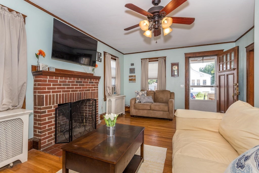 45 Brookfield Road Norwood, MA 02062 - Photo 10 of 20